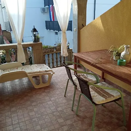 Tomic Apartment *