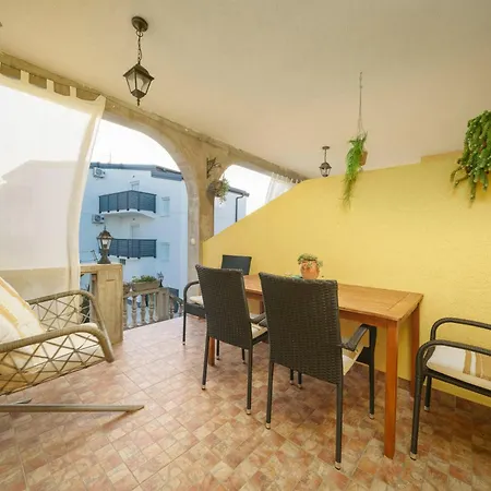 Apartment Tomic *