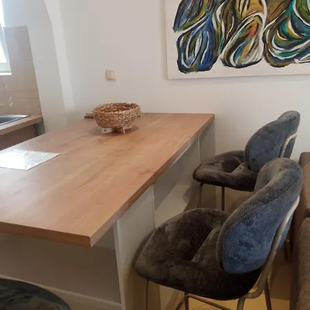 Tomic Apartment *